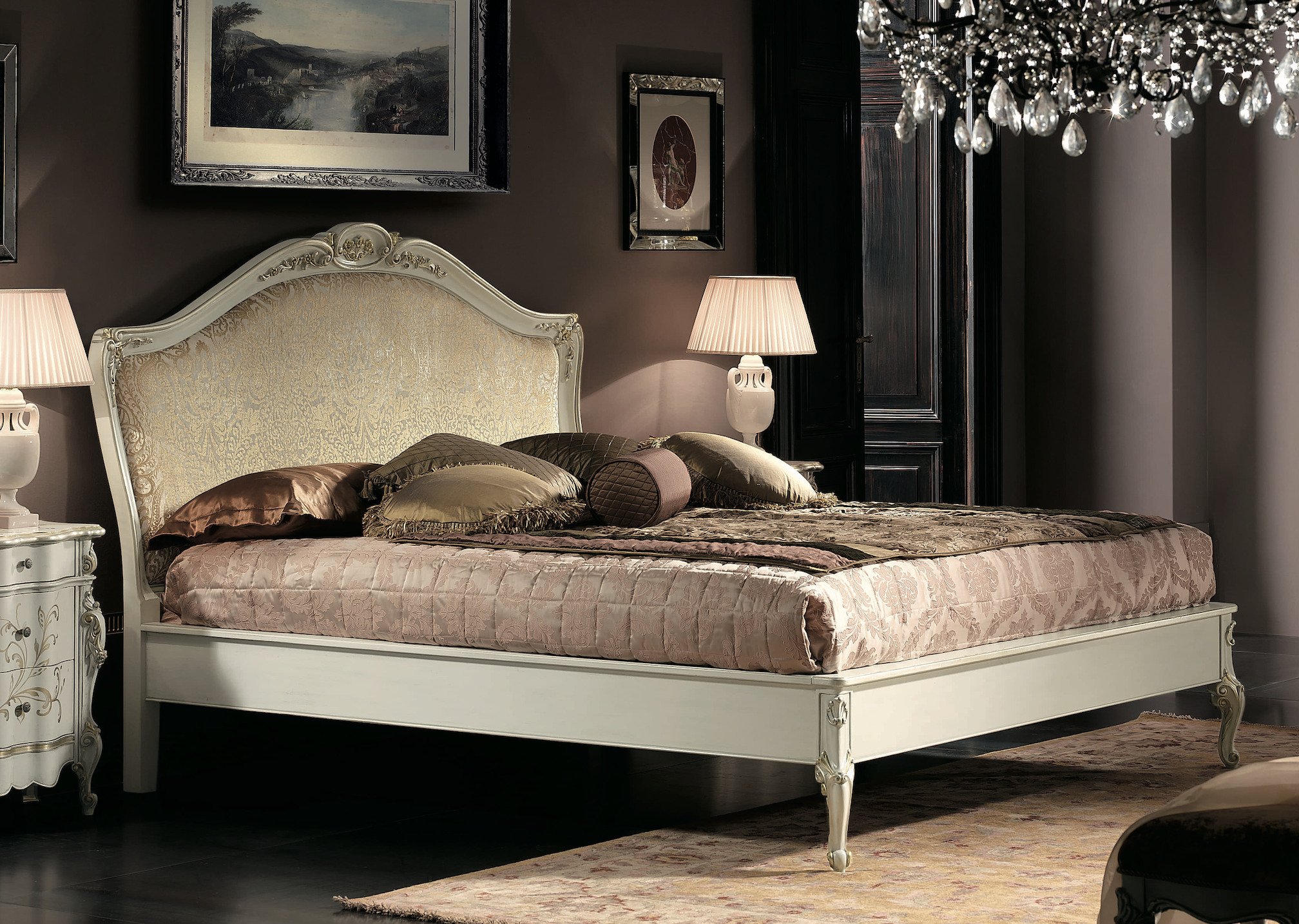 0220L - Letto sagomato laccato con testata imbottita