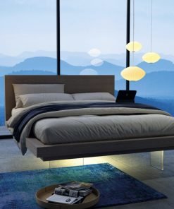Letto in frassino con gambe trasparenti