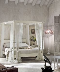 Letto matrimoniale a baldacchino