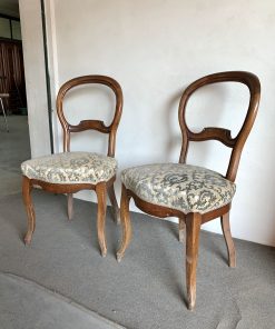 Coppia di sedie originali in noce