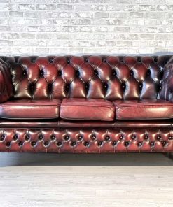 Divano Chesterfield 3 posti originale inglese in pelle bordeaux