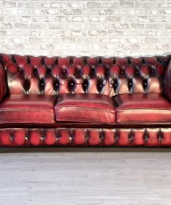 Divano Chesterfield 3 posti originale inglese in pelle bordeaux