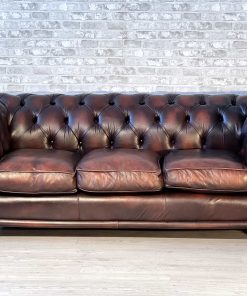 Divano Chesterfield 3 posti originale inglese in pelle bordeaux