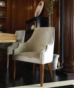 Poltroncina imbottita in velluto