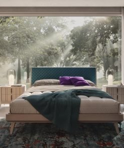 Letto in frassino con testata imbottita blu