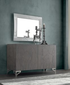 Credenza 2 porte intagliata con gamba traforata