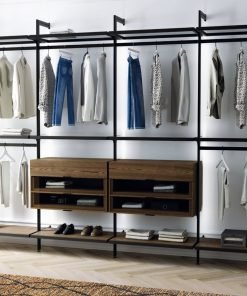 Composizione cabina armadio in alluminio e frassino