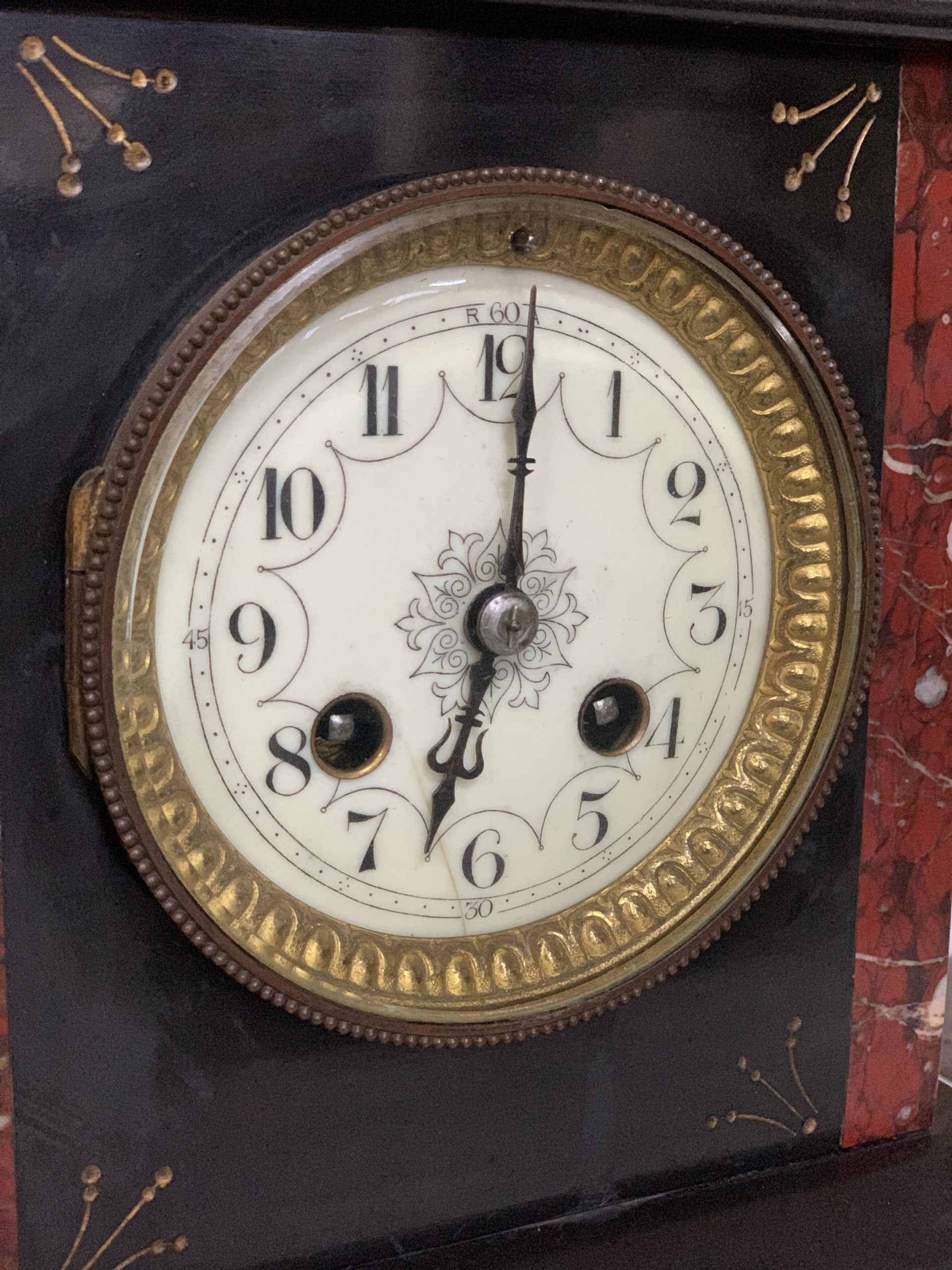E542 - Orologio originale in marmo