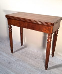 Tavolino da gioco apribile originale in noce