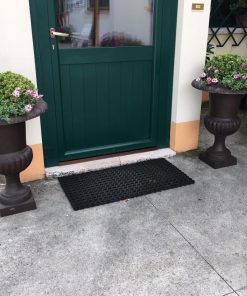 Coppia di vasi originali in ghisa