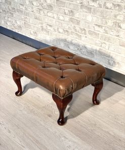 Poggiapiedi Chesterfield originale inglese in pelle marrone