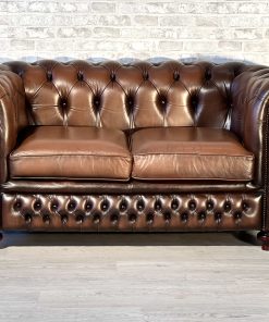 Divano Chesterfield 2 posti originale inglese in pelle marrone