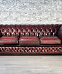 Divano Chesterfield 3 posti originale inglese in pelle bordeaux
