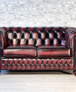 Divano Chesterfield 2 posti originale inglese in pelle bordeaux