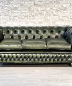 Divano Chesterfield 3 posti originale inglese in pelle verde