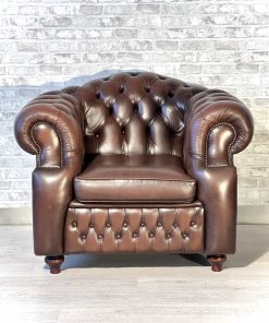 Poltrona Chesterfield originale inglese in pelle marrone