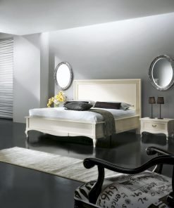 Letto matrimoniale con testata dritta e paglia di Vienna