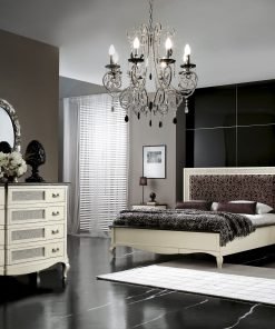 Letto con testata imbottita e paglia di Vienna